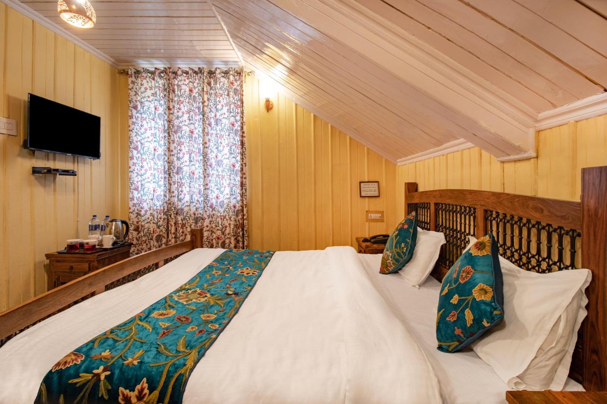 Hotel Little Silver Pahalgām Esterno foto