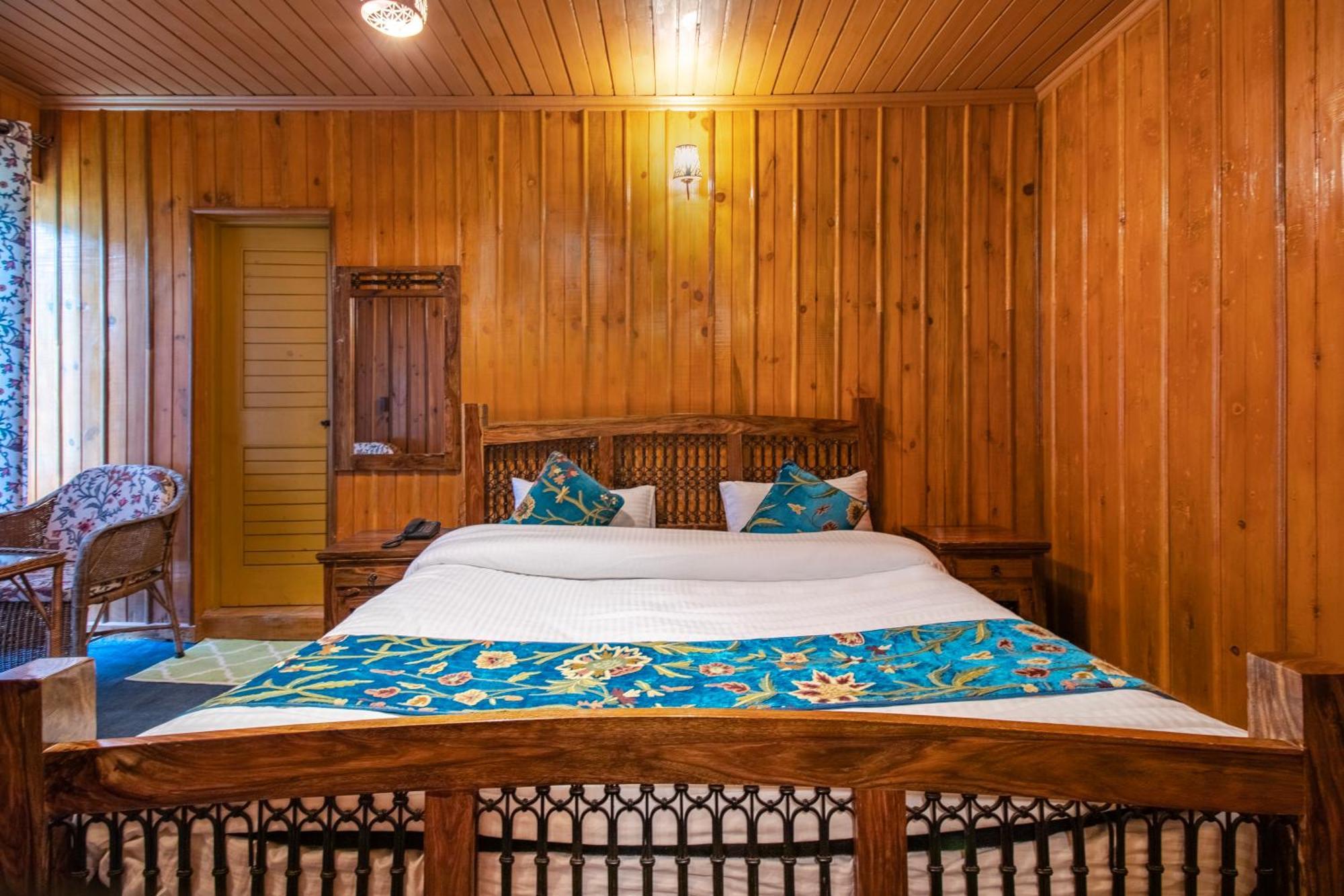 Hotel Little Silver Pahalgām Esterno foto