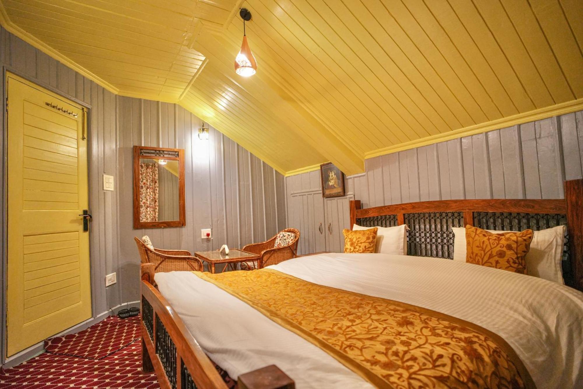 Hotel Little Silver Pahalgām Esterno foto