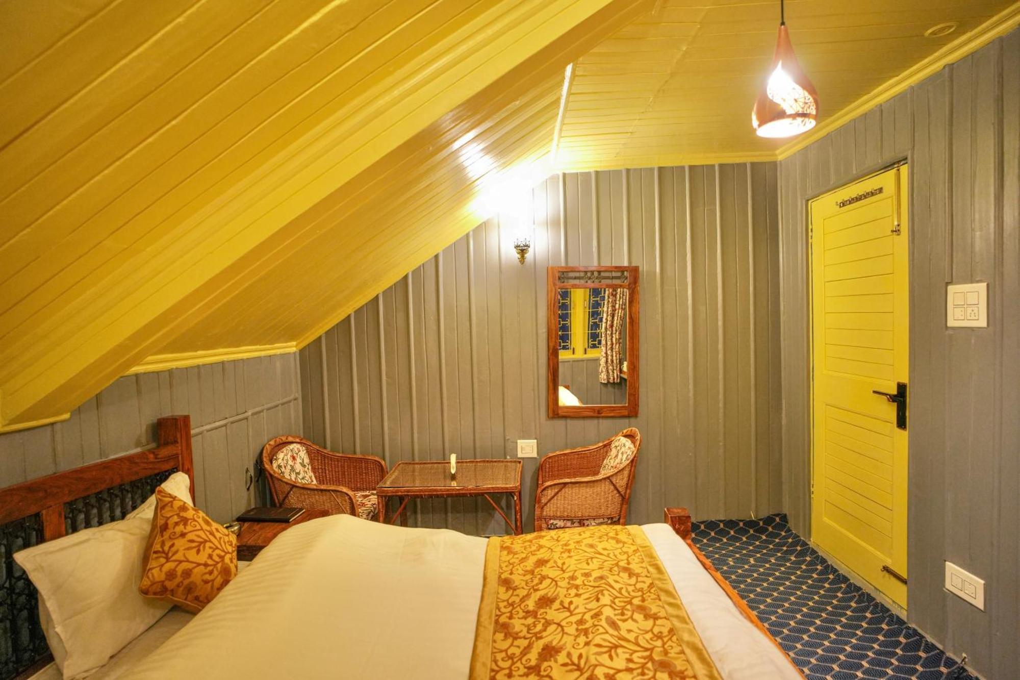 Hotel Little Silver Pahalgām Esterno foto