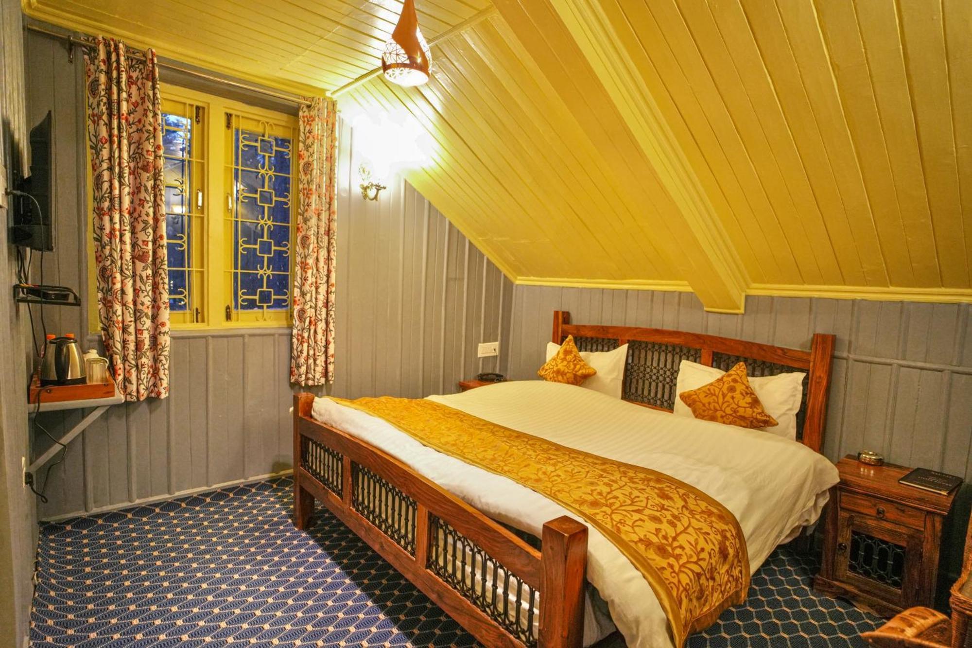 Hotel Little Silver Pahalgām Esterno foto