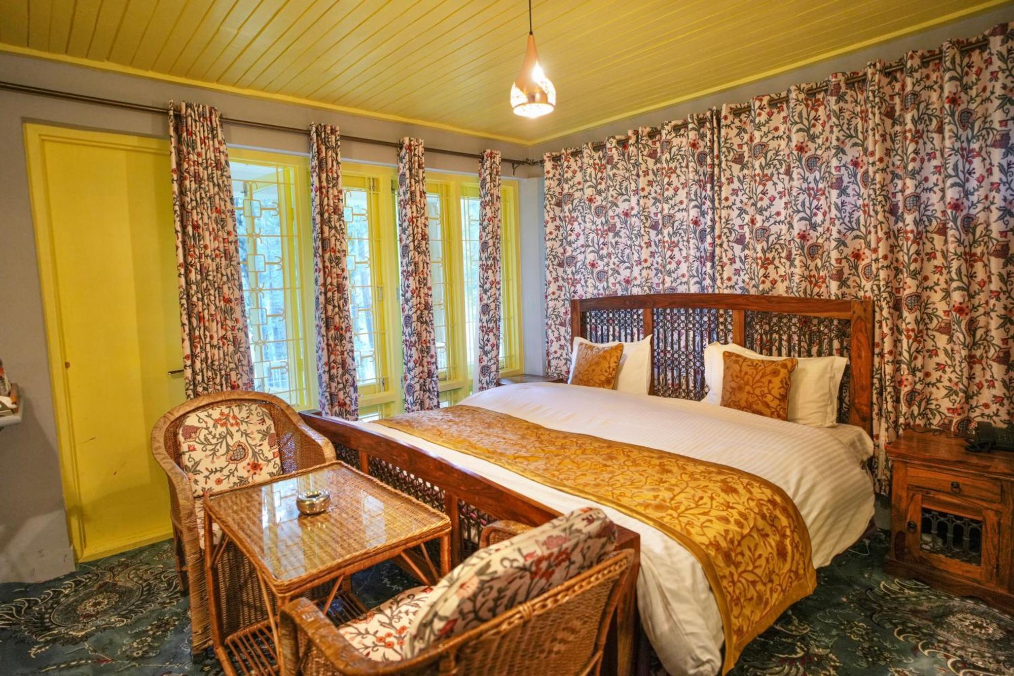 Hotel Little Silver Pahalgām Esterno foto