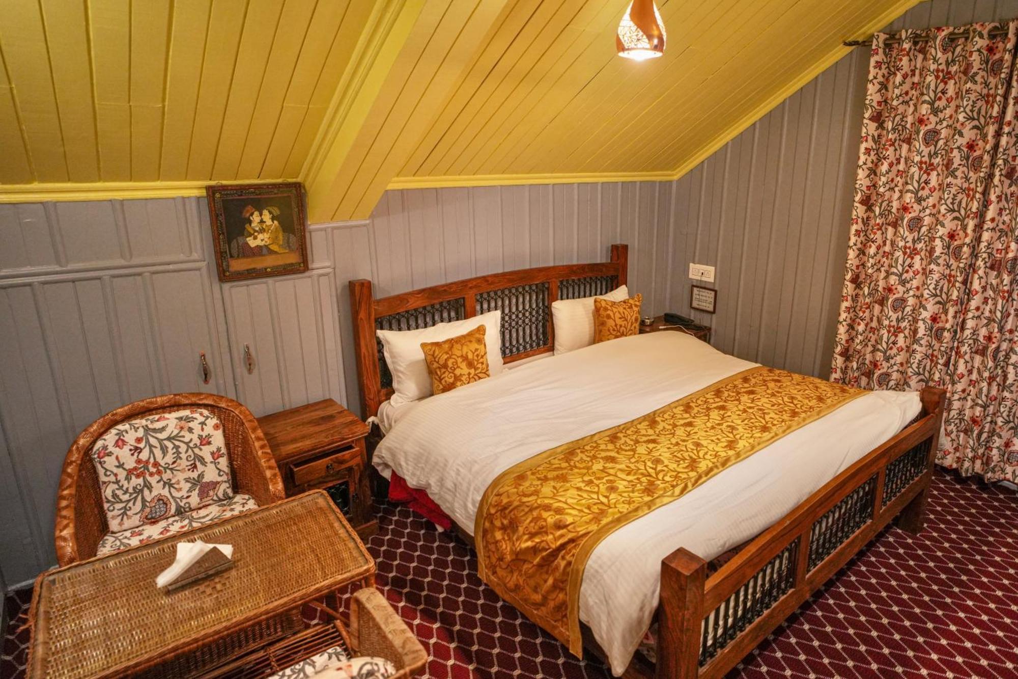 Hotel Little Silver Pahalgām Esterno foto