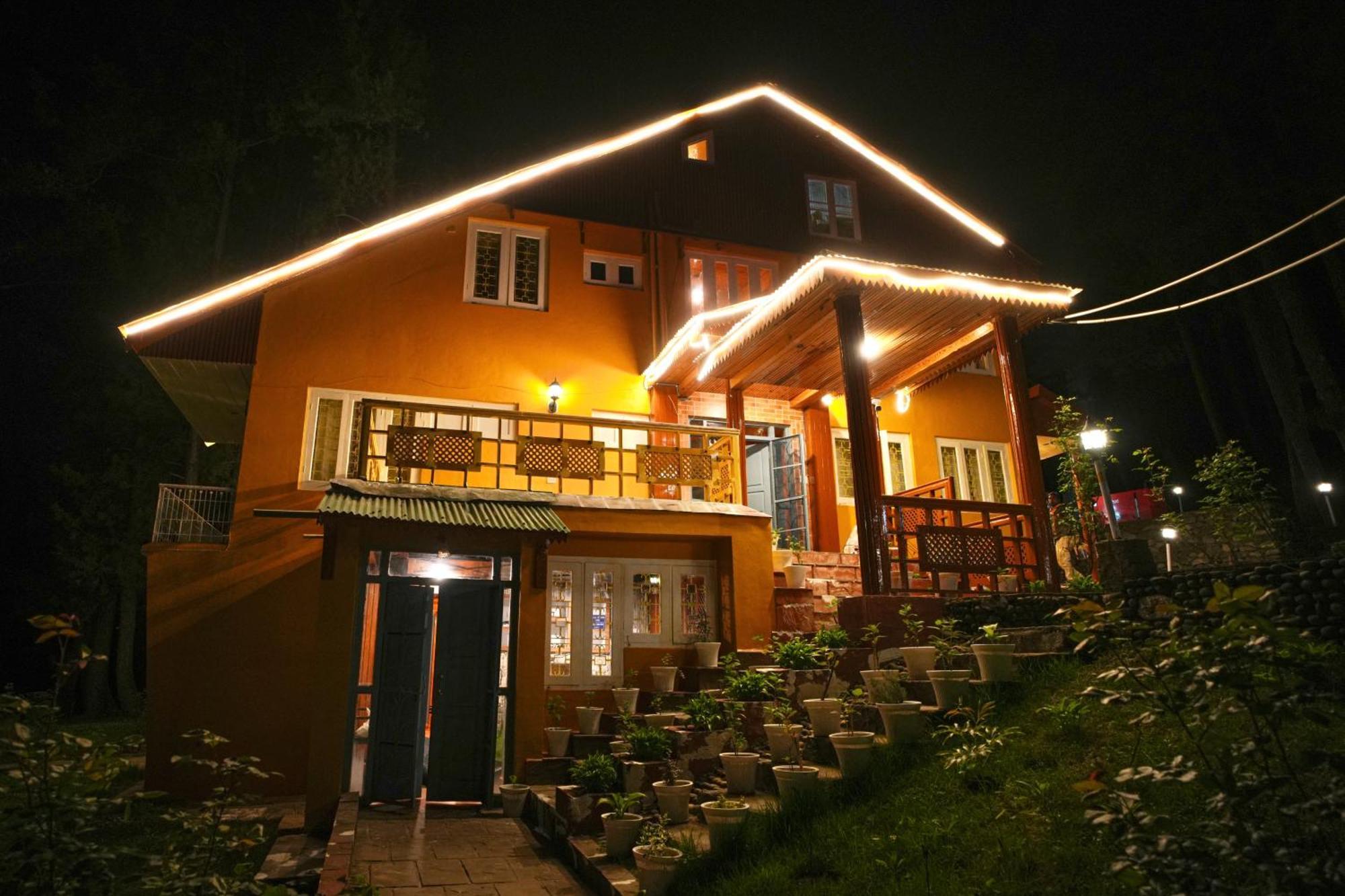 Hotel Little Silver Pahalgām Esterno foto